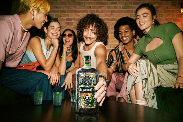 夜溯无界，迷彩锋芒！野格 × AAPE首次重磅跨界联名！图片2